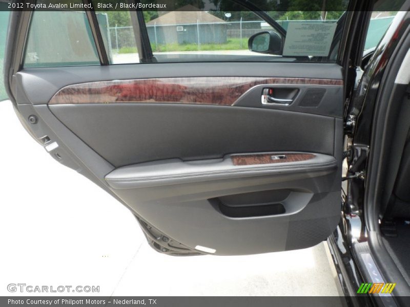 Black / Black/Bordeaux 2012 Toyota Avalon Limited