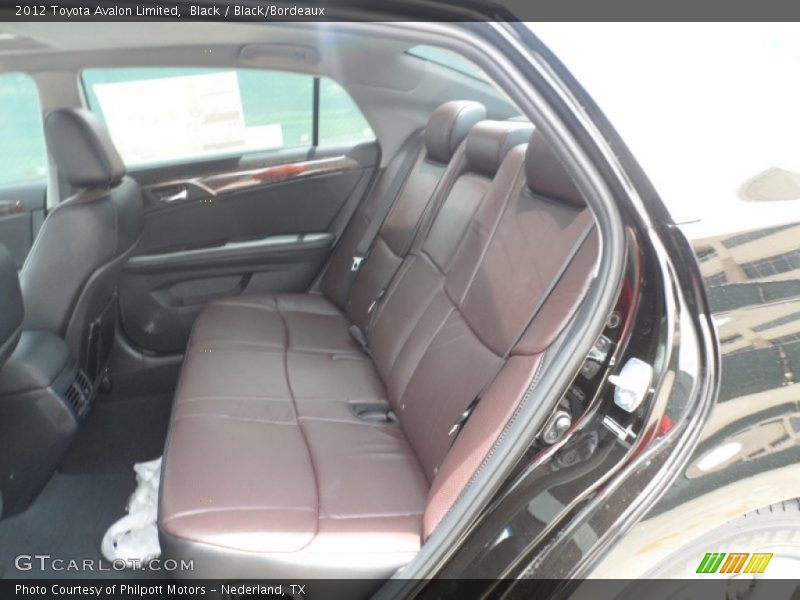 Black / Black/Bordeaux 2012 Toyota Avalon Limited