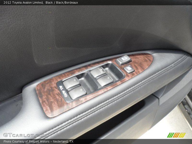 Black / Black/Bordeaux 2012 Toyota Avalon Limited