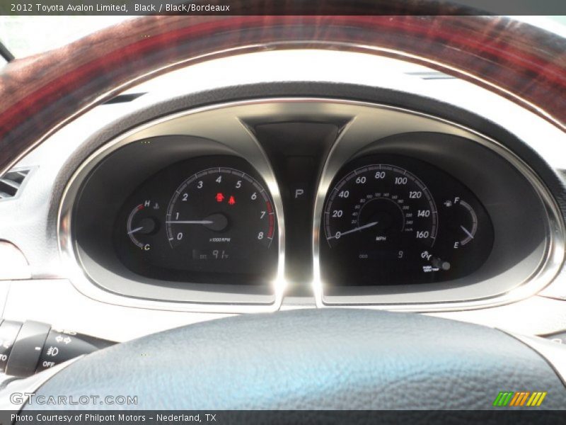 Black / Black/Bordeaux 2012 Toyota Avalon Limited