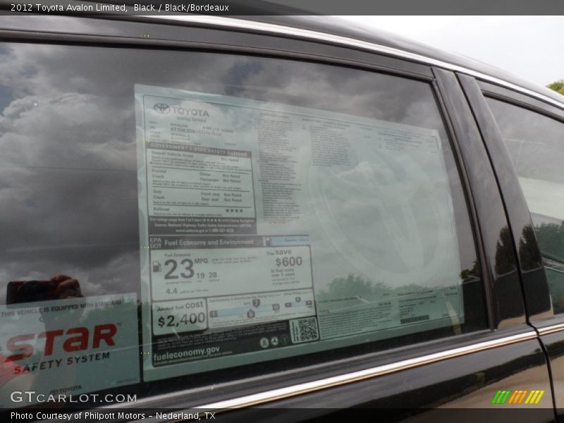 Black / Black/Bordeaux 2012 Toyota Avalon Limited