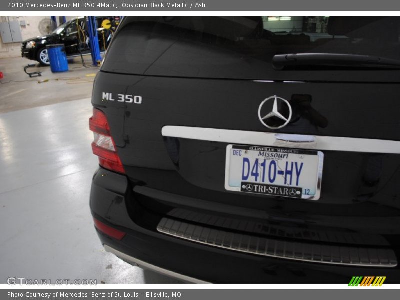 Obsidian Black Metallic / Ash 2010 Mercedes-Benz ML 350 4Matic