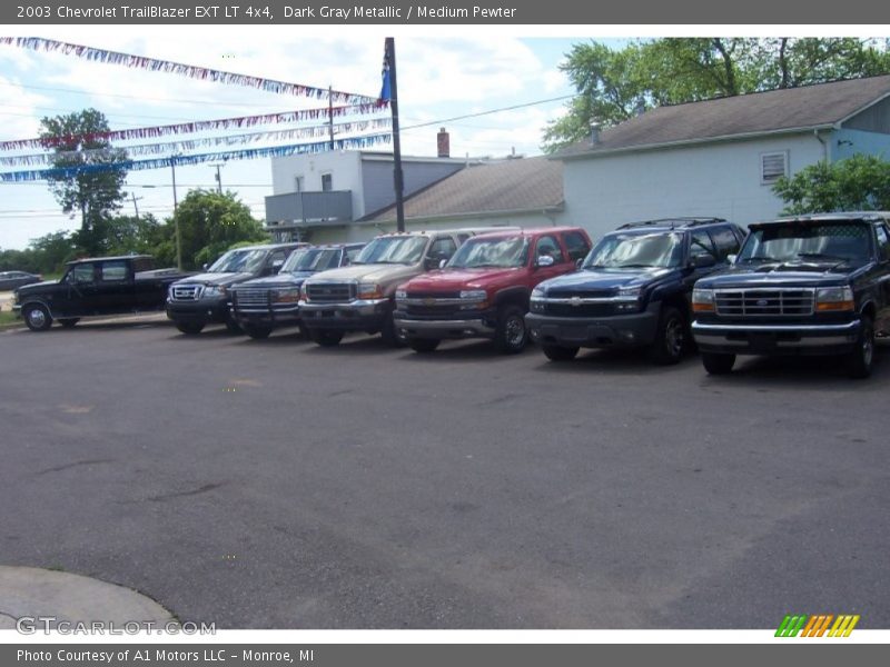 Dark Gray Metallic / Medium Pewter 2003 Chevrolet TrailBlazer EXT LT 4x4