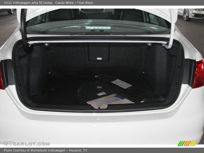 Candy White / Titan Black 2012 Volkswagen Jetta SE Sedan