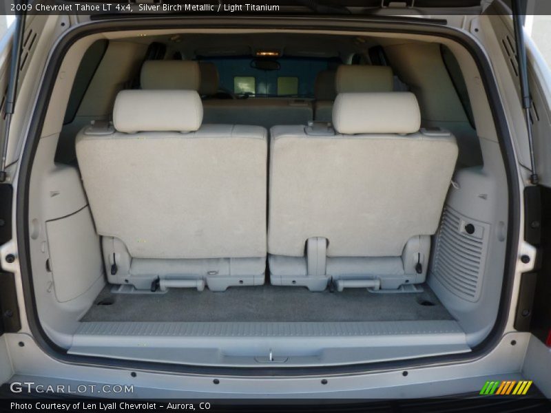 Silver Birch Metallic / Light Titanium 2009 Chevrolet Tahoe LT 4x4