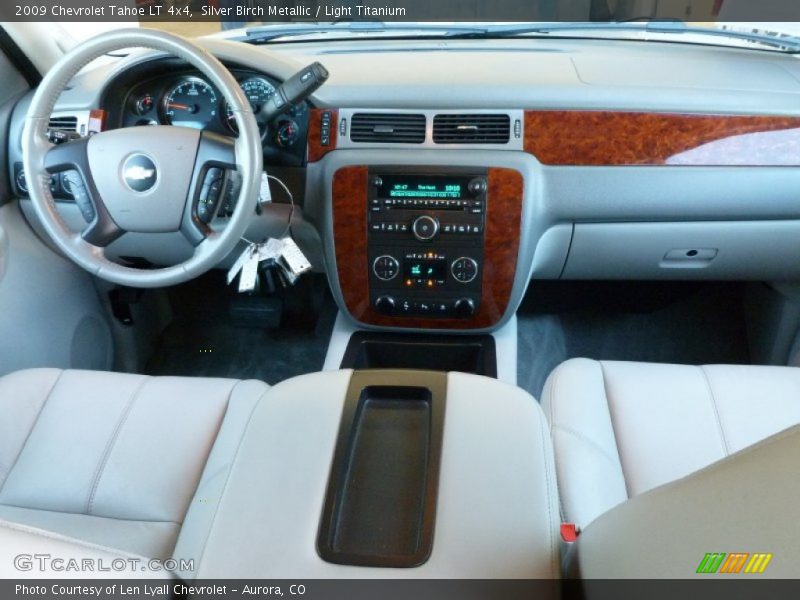 Silver Birch Metallic / Light Titanium 2009 Chevrolet Tahoe LT 4x4