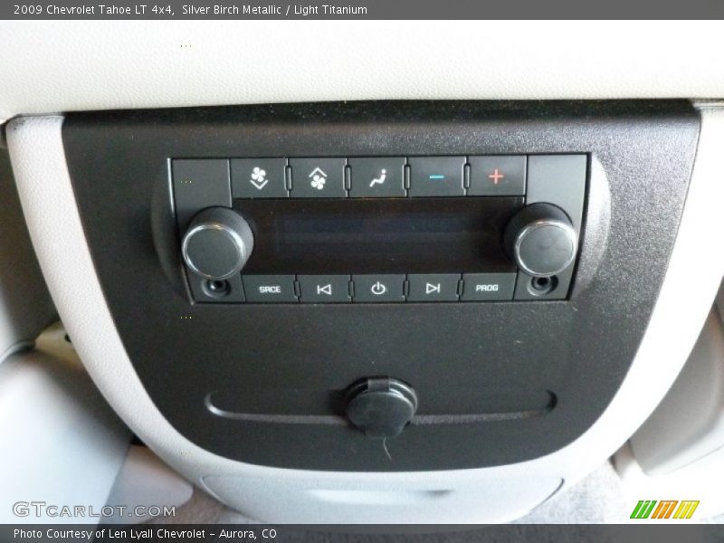 Silver Birch Metallic / Light Titanium 2009 Chevrolet Tahoe LT 4x4