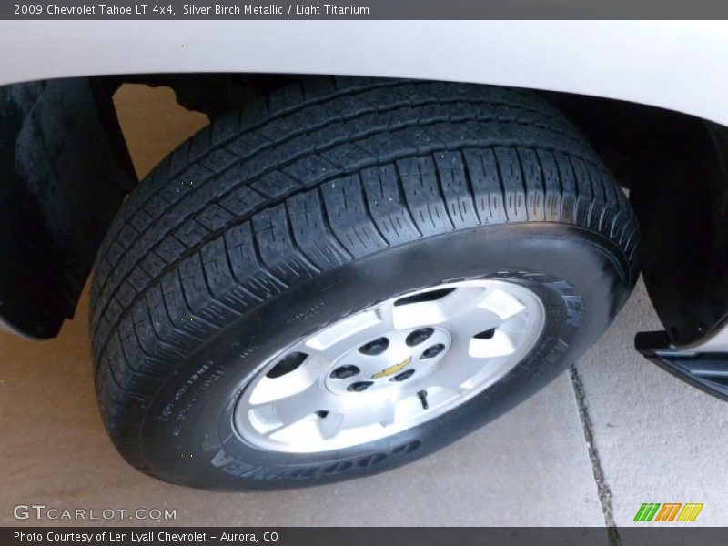 Silver Birch Metallic / Light Titanium 2009 Chevrolet Tahoe LT 4x4
