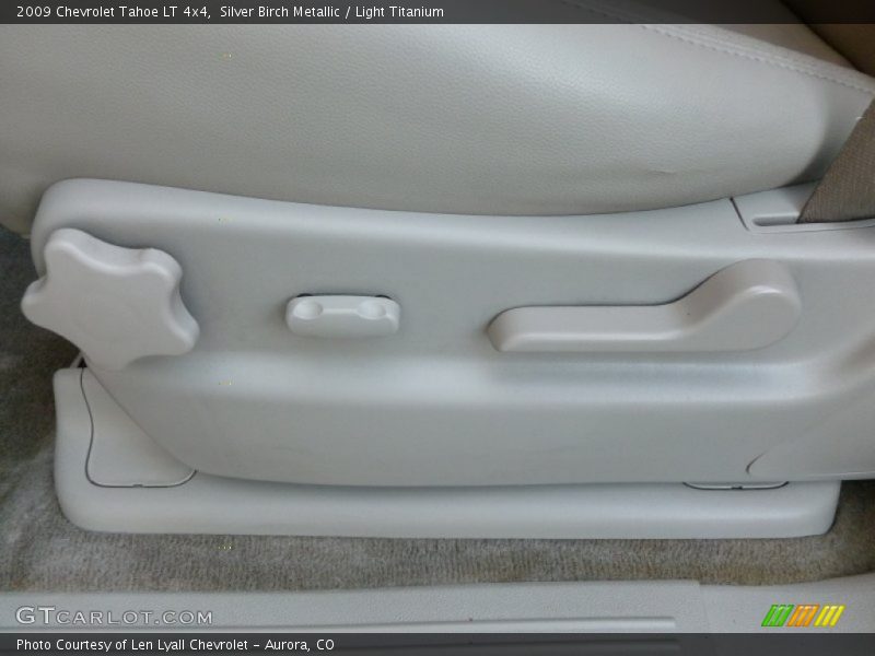 Silver Birch Metallic / Light Titanium 2009 Chevrolet Tahoe LT 4x4