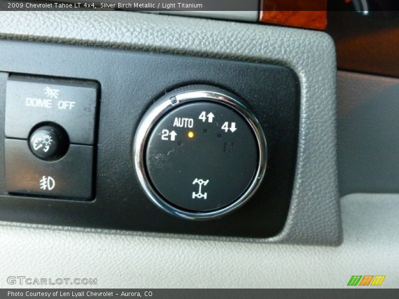 Silver Birch Metallic / Light Titanium 2009 Chevrolet Tahoe LT 4x4