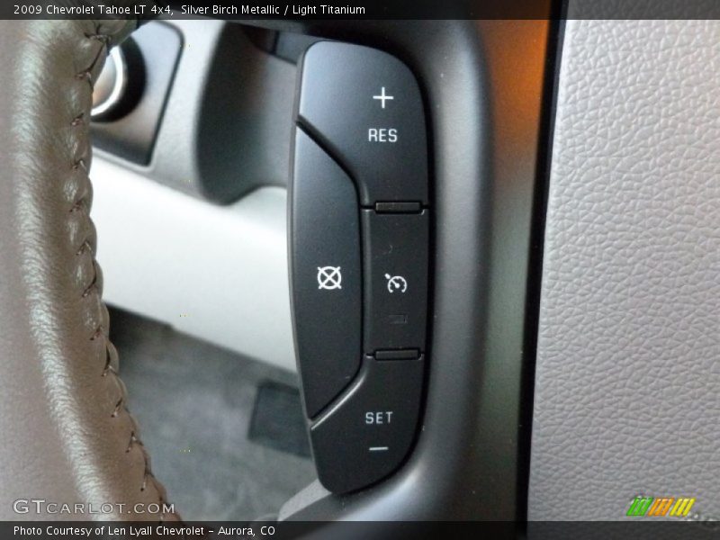 Silver Birch Metallic / Light Titanium 2009 Chevrolet Tahoe LT 4x4