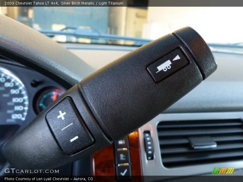 Silver Birch Metallic / Light Titanium 2009 Chevrolet Tahoe LT 4x4
