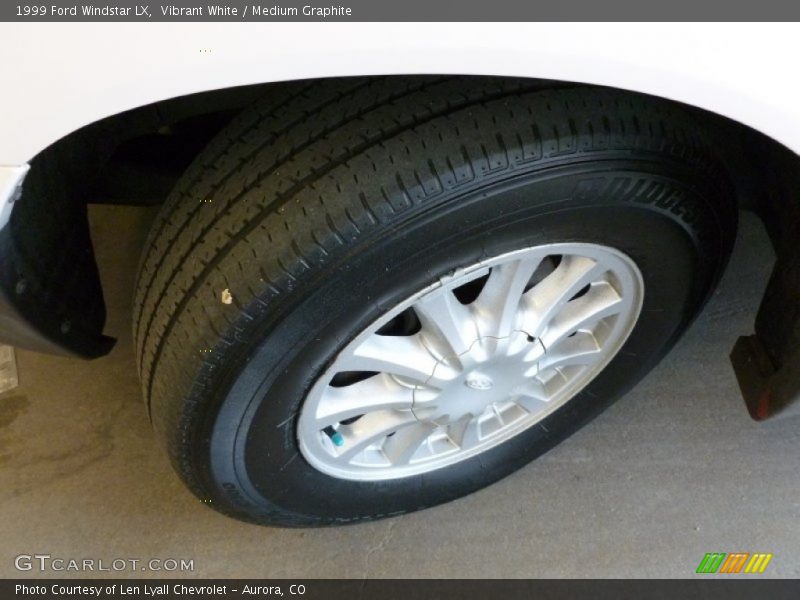 Vibrant White / Medium Graphite 1999 Ford Windstar LX