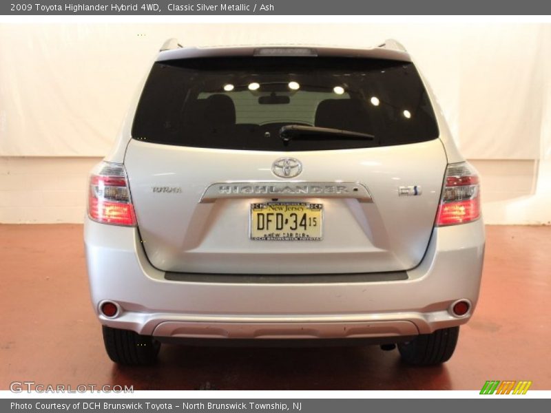 Classic Silver Metallic / Ash 2009 Toyota Highlander Hybrid 4WD