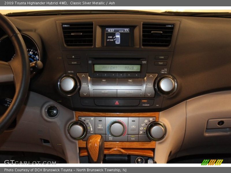 Classic Silver Metallic / Ash 2009 Toyota Highlander Hybrid 4WD