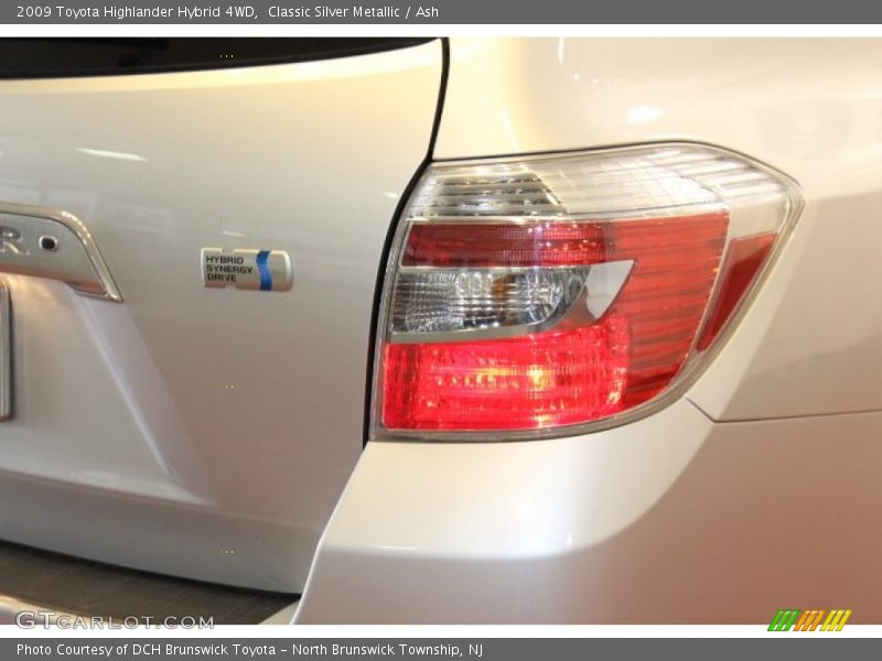 Classic Silver Metallic / Ash 2009 Toyota Highlander Hybrid 4WD