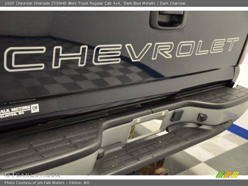 Dark Blue Metallic / Dark Charcoal 2005 Chevrolet Silverado 2500HD Work Truck Regular Cab 4x4