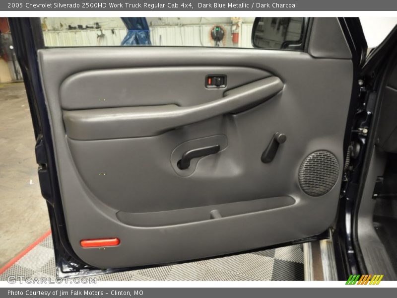 Dark Blue Metallic / Dark Charcoal 2005 Chevrolet Silverado 2500HD Work Truck Regular Cab 4x4