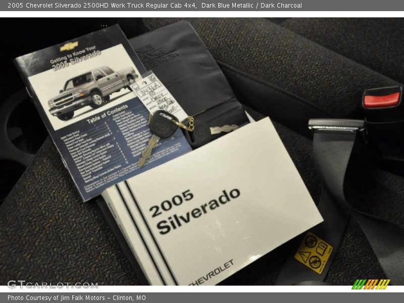 Dark Blue Metallic / Dark Charcoal 2005 Chevrolet Silverado 2500HD Work Truck Regular Cab 4x4