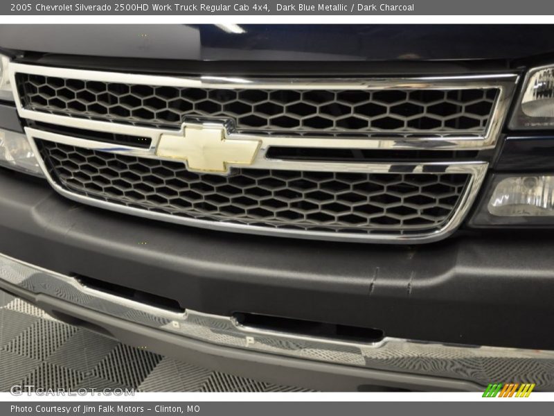Dark Blue Metallic / Dark Charcoal 2005 Chevrolet Silverado 2500HD Work Truck Regular Cab 4x4