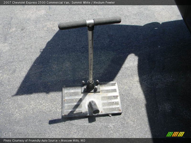 Summit White / Medium Pewter 2007 Chevrolet Express 2500 Commercial Van
