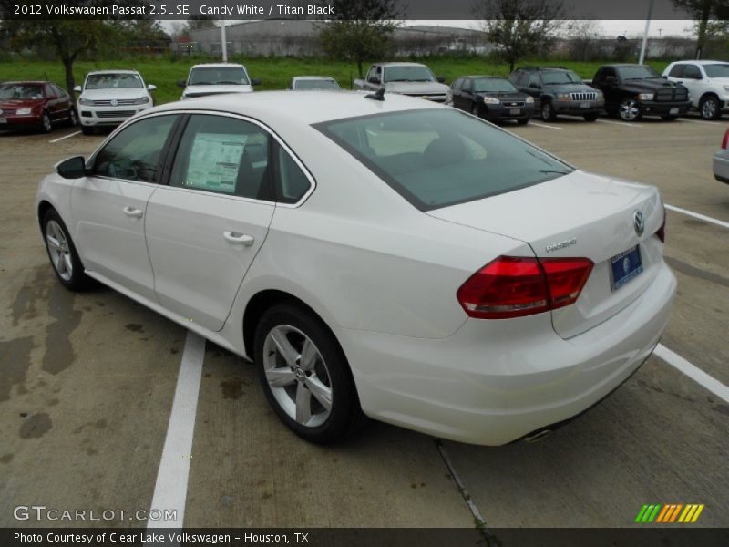 Candy White / Titan Black 2012 Volkswagen Passat 2.5L SE