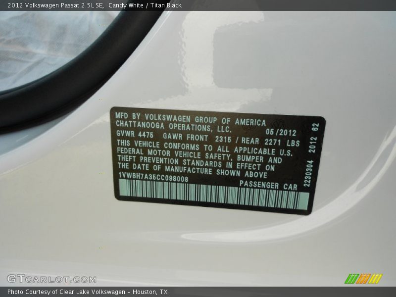 Candy White / Titan Black 2012 Volkswagen Passat 2.5L SE