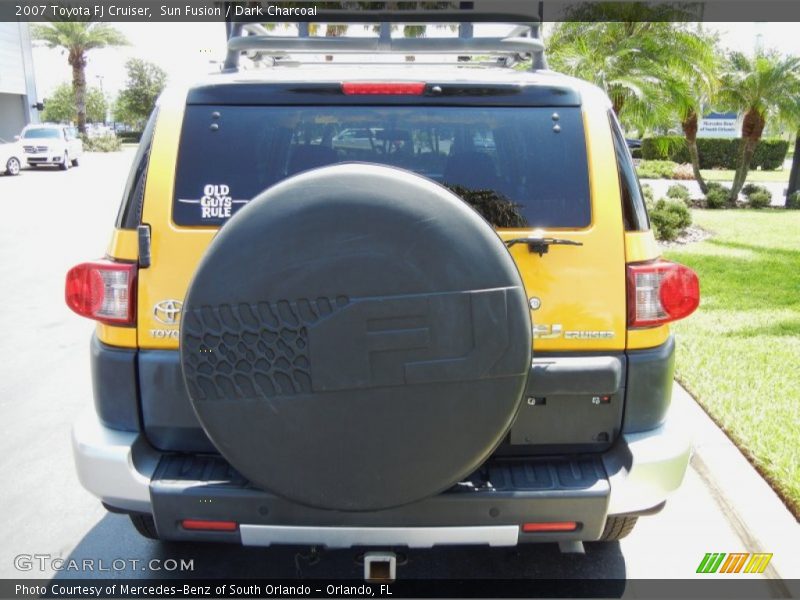 Sun Fusion / Dark Charcoal 2007 Toyota FJ Cruiser