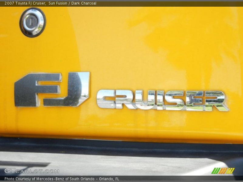 Sun Fusion / Dark Charcoal 2007 Toyota FJ Cruiser