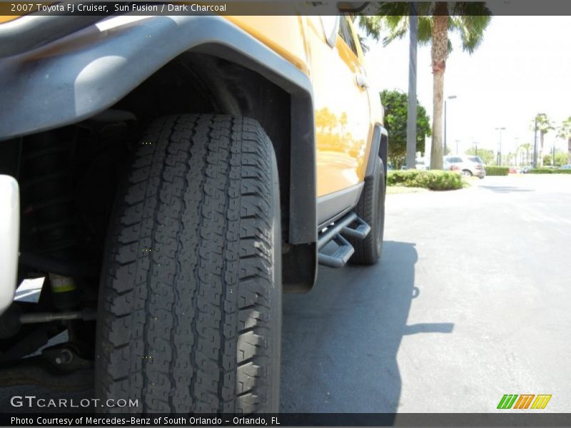 Sun Fusion / Dark Charcoal 2007 Toyota FJ Cruiser