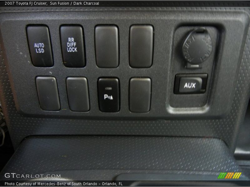 Sun Fusion / Dark Charcoal 2007 Toyota FJ Cruiser
