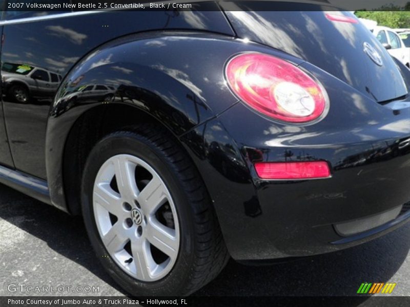 Black / Cream 2007 Volkswagen New Beetle 2.5 Convertible