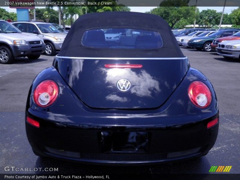 Black / Cream 2007 Volkswagen New Beetle 2.5 Convertible