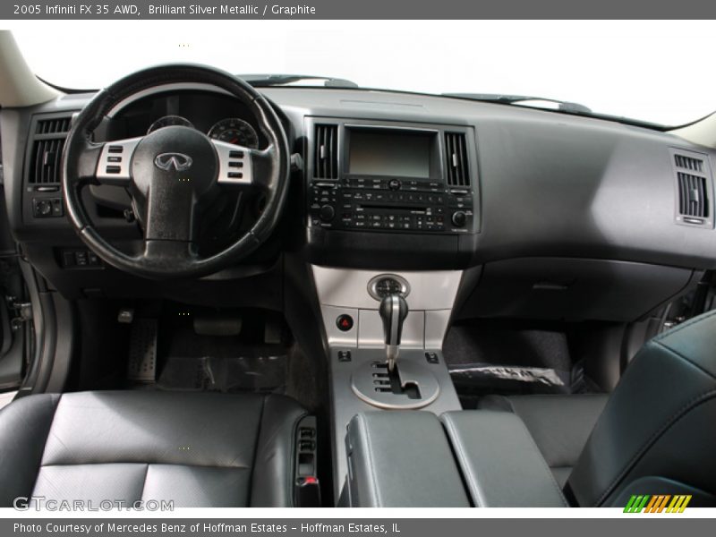 Dashboard of 2005 FX 35 AWD