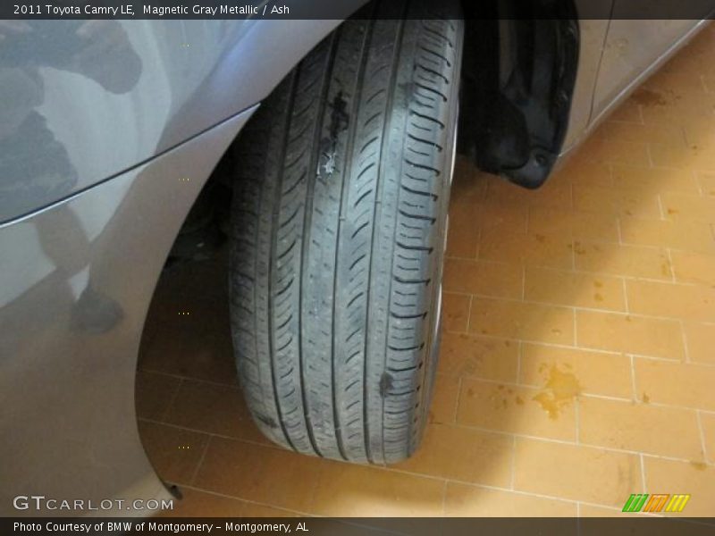 Magnetic Gray Metallic / Ash 2011 Toyota Camry LE