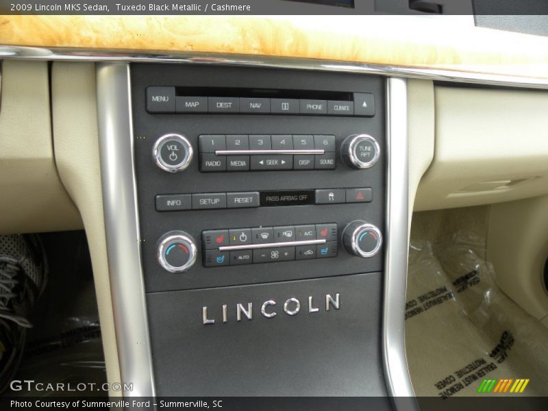Tuxedo Black Metallic / Cashmere 2009 Lincoln MKS Sedan