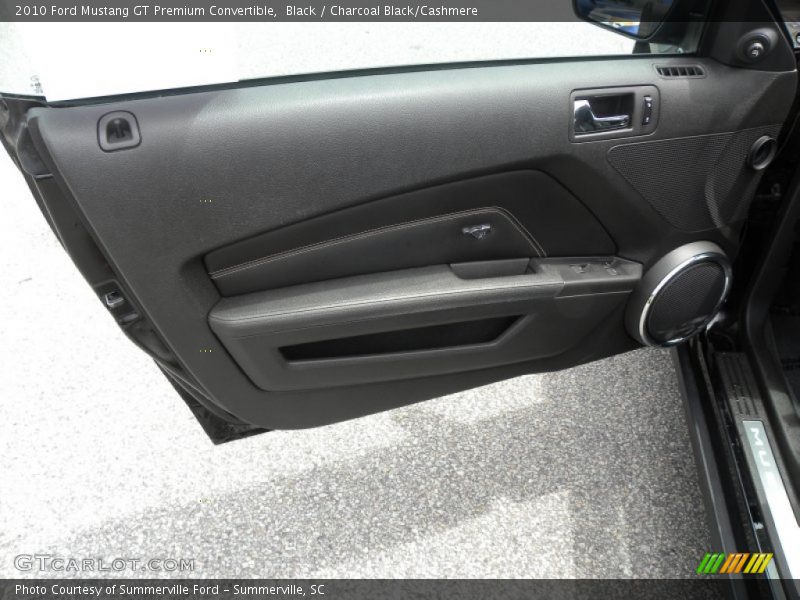 Door Panel of 2010 Mustang GT Premium Convertible