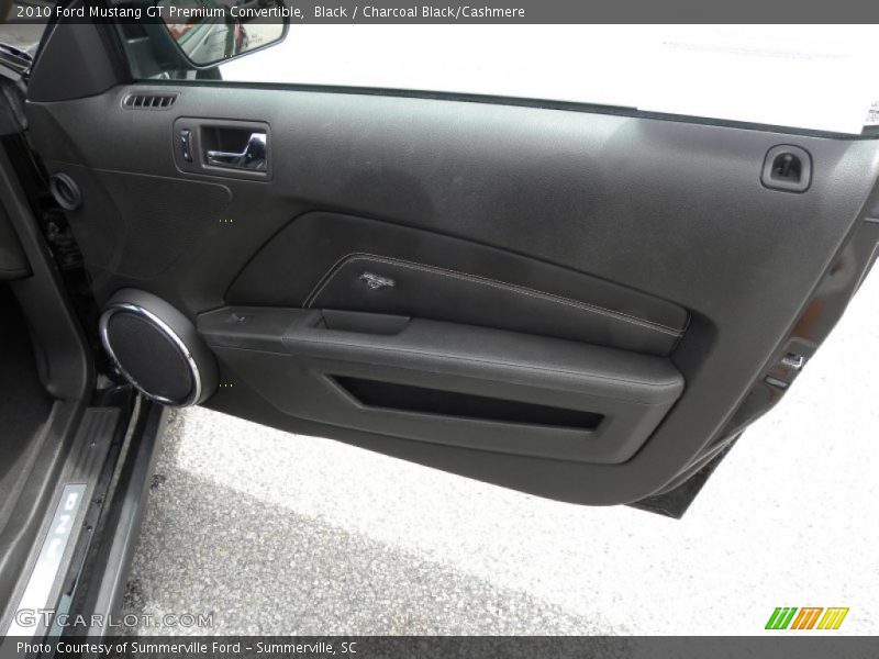 Door Panel of 2010 Mustang GT Premium Convertible