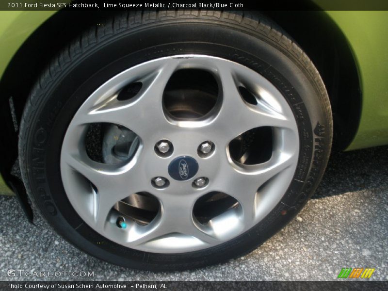 Lime Squeeze Metallic / Charcoal Black/Blue Cloth 2011 Ford Fiesta SES Hatchback