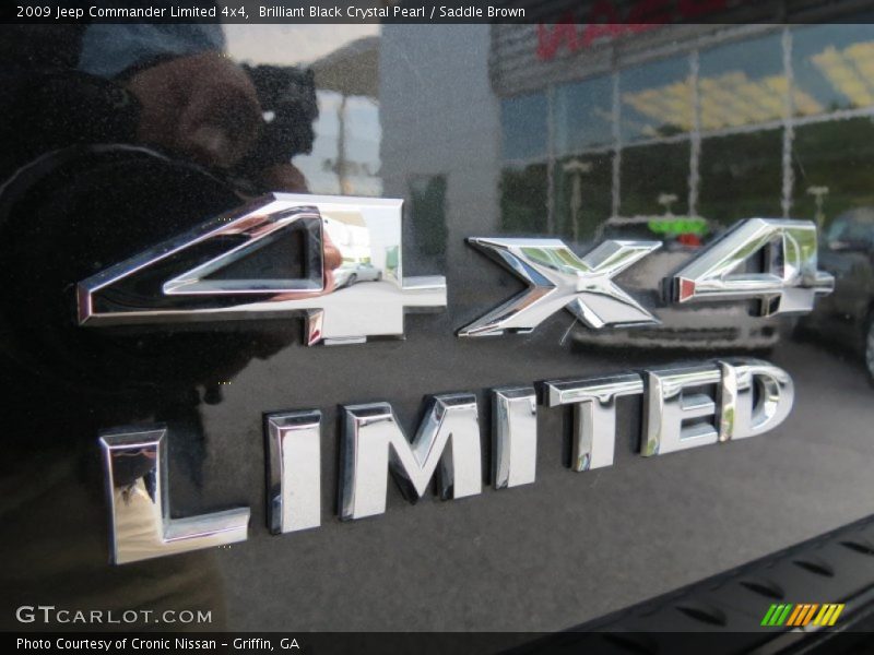  2009 Commander Limited 4x4 Logo