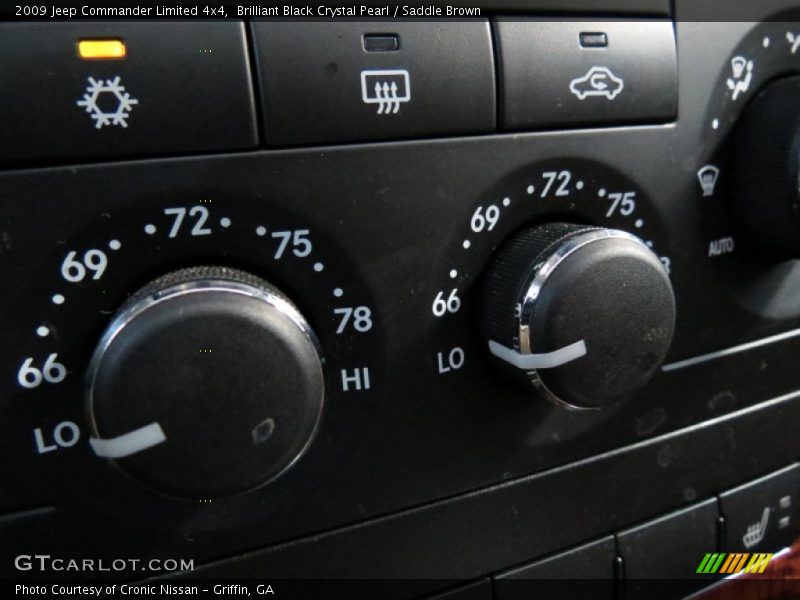 Controls of 2009 Commander Limited 4x4