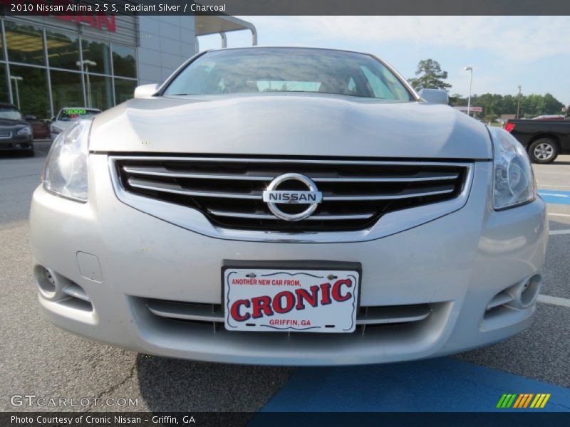 Radiant Silver / Charcoal 2010 Nissan Altima 2.5 S