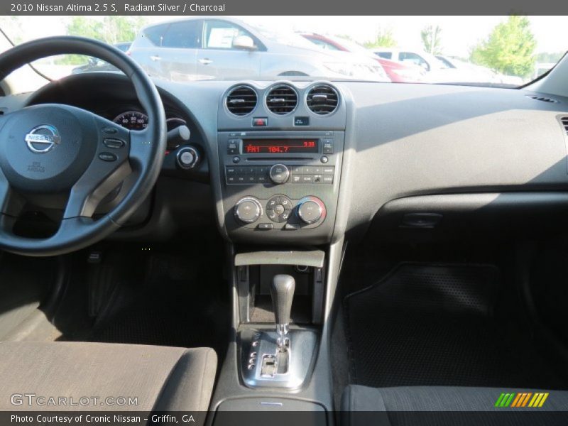 Radiant Silver / Charcoal 2010 Nissan Altima 2.5 S