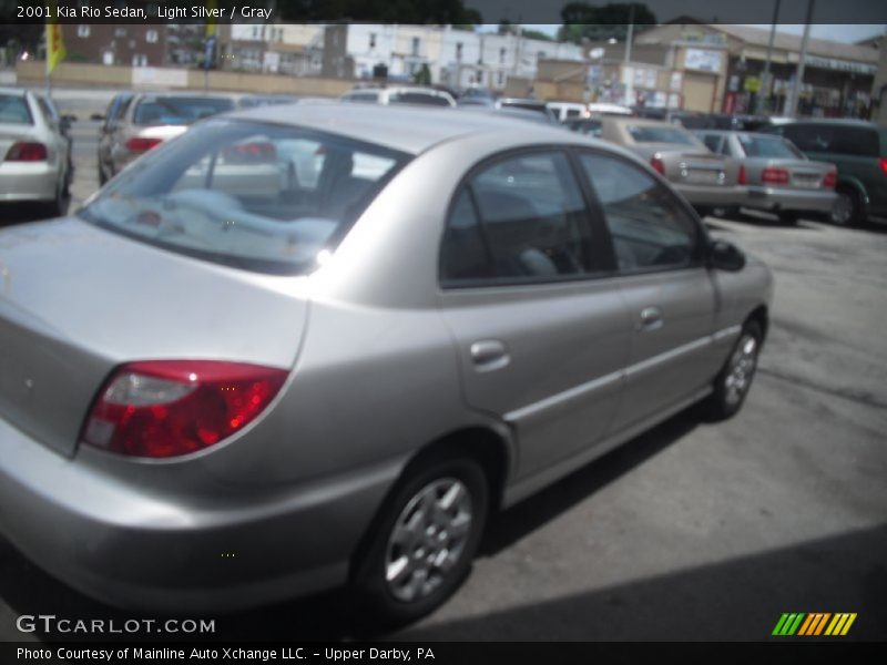 Light Silver / Gray 2001 Kia Rio Sedan