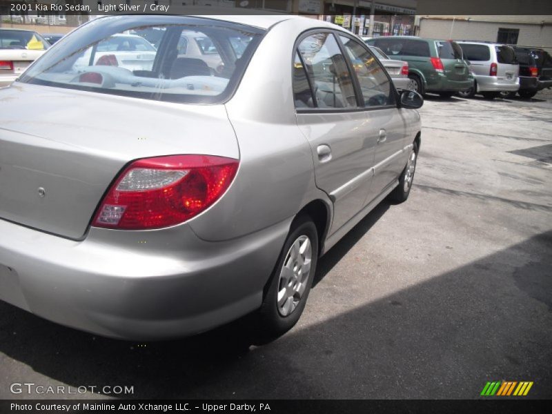 Light Silver / Gray 2001 Kia Rio Sedan
