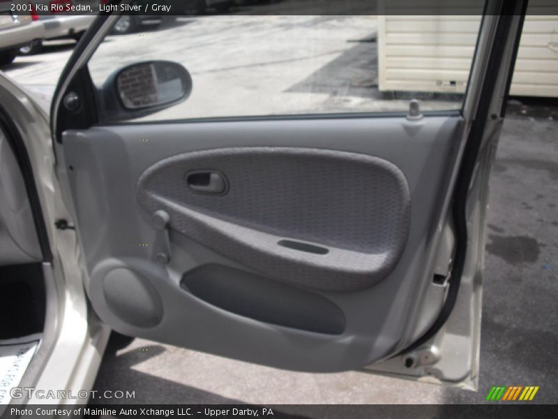 Light Silver / Gray 2001 Kia Rio Sedan