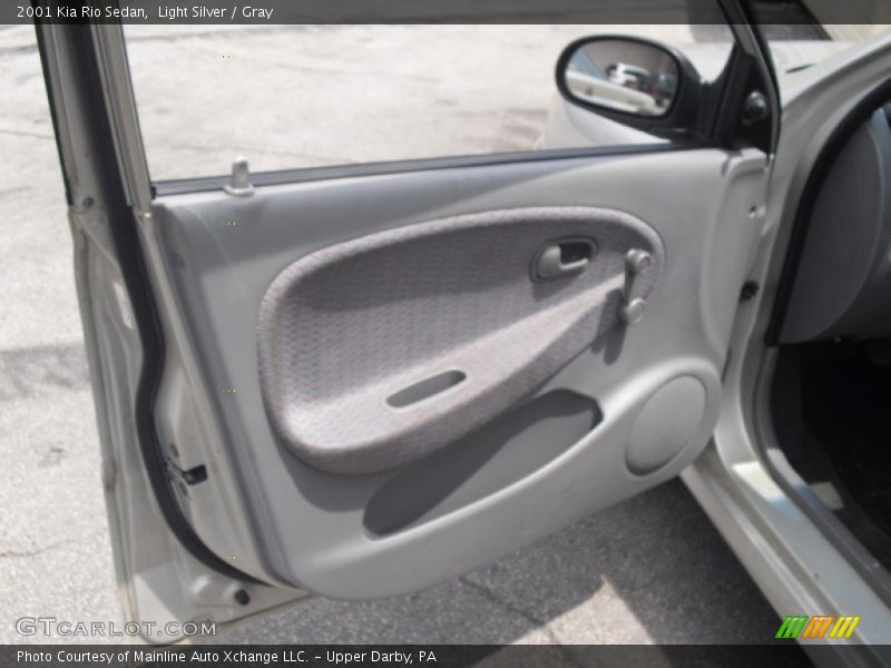 Light Silver / Gray 2001 Kia Rio Sedan