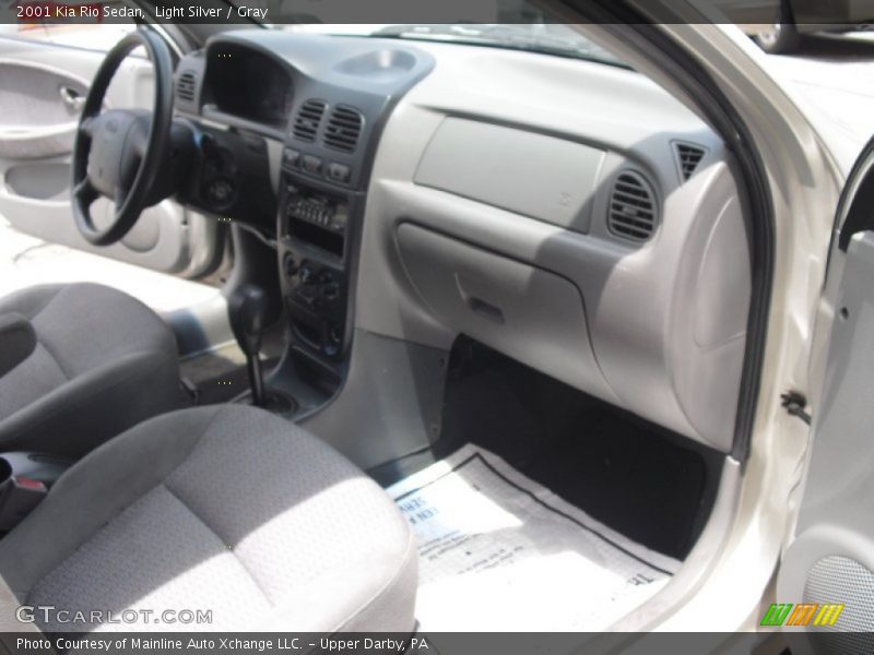 Light Silver / Gray 2001 Kia Rio Sedan