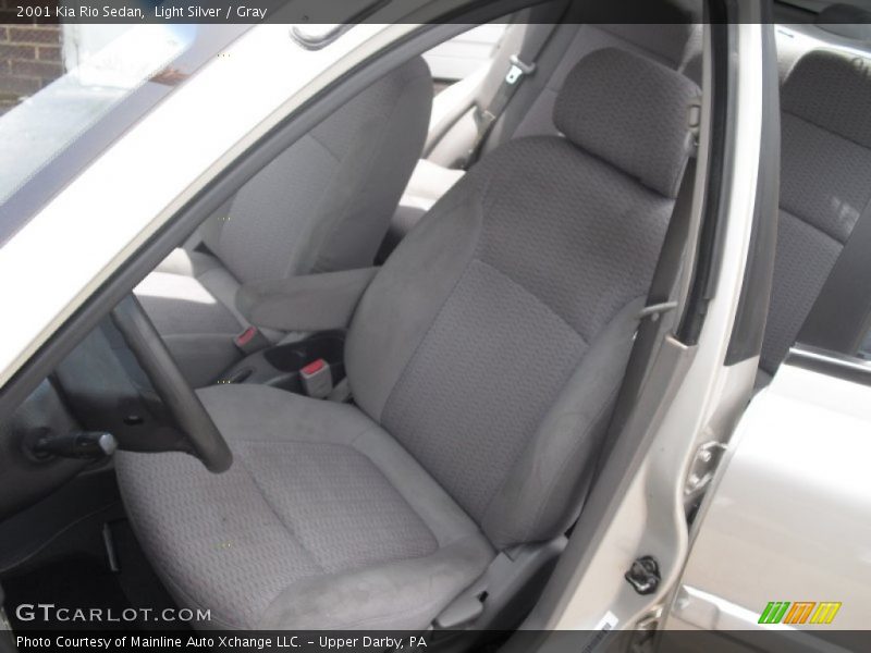 Light Silver / Gray 2001 Kia Rio Sedan