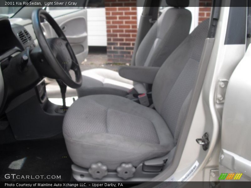 Light Silver / Gray 2001 Kia Rio Sedan